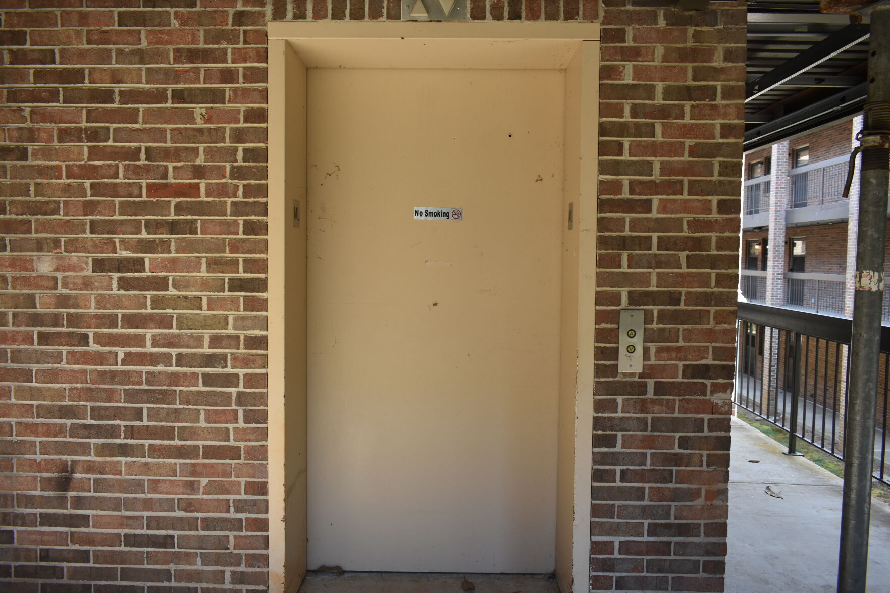 AR 0721 Roswell apartments folo more (8).JPG